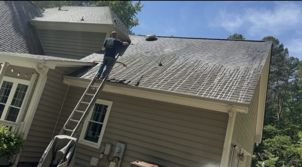 soft washing roof Asheboro NC algae removal process